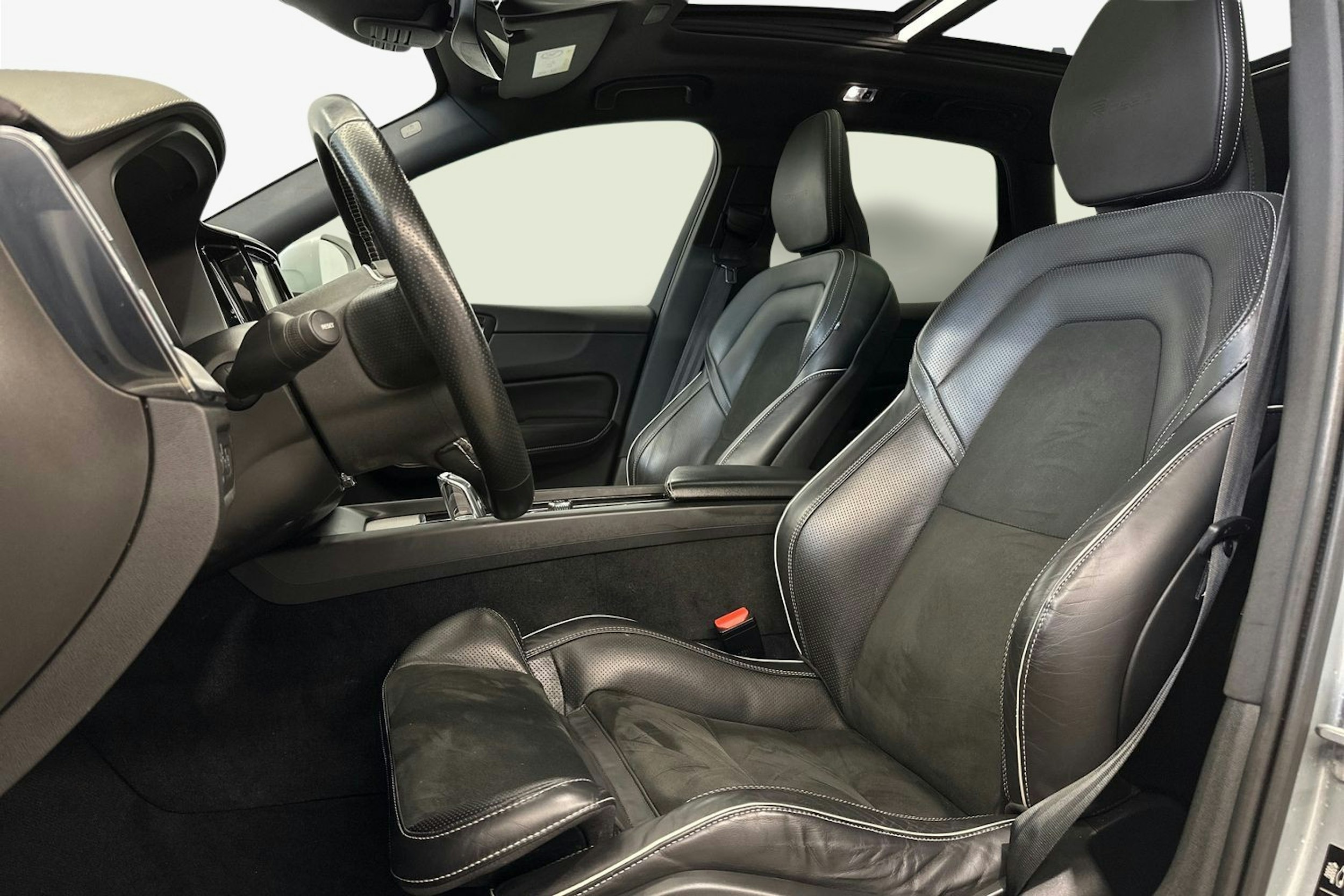 met. harmaa Volvo XC60 2019 kuva 11.