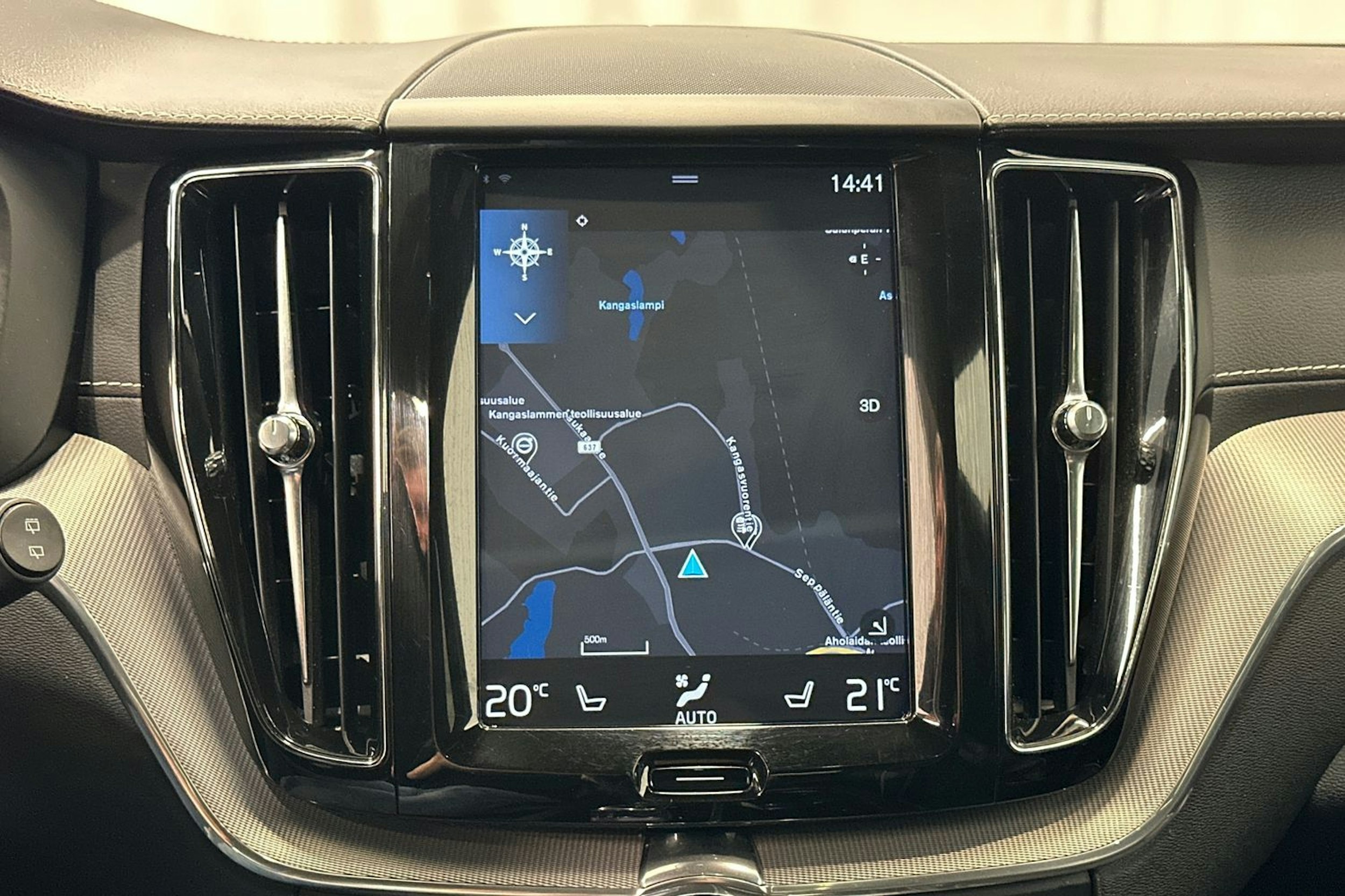 met. harmaa Volvo XC60 2019 kuva 25.