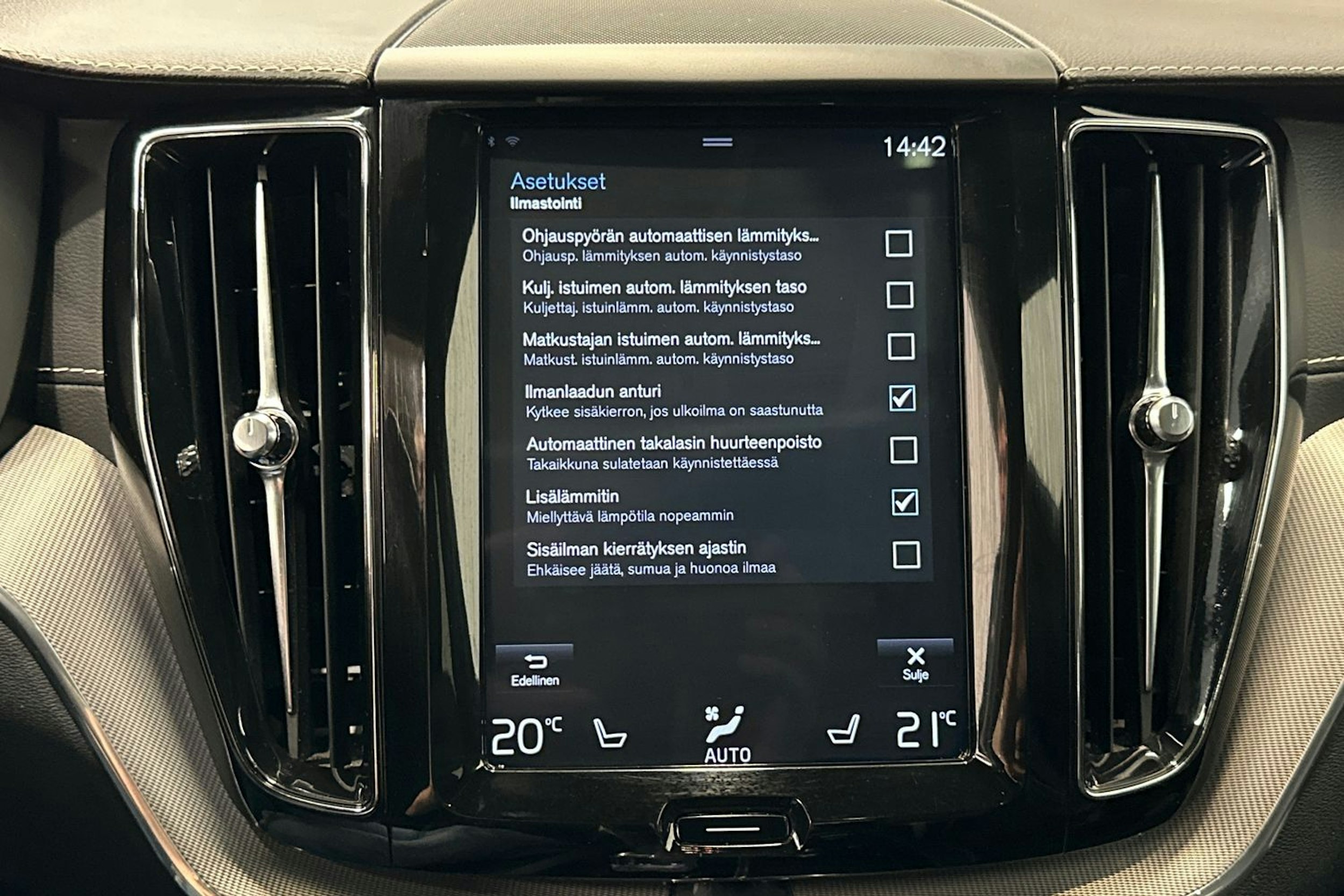met. harmaa Volvo XC60 2019 kuva 28.