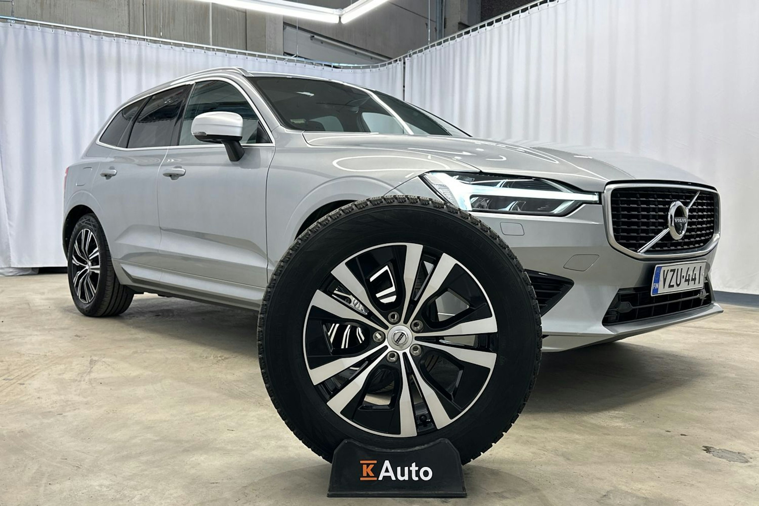 met. harmaa Volvo XC60 2019 kuva 38.