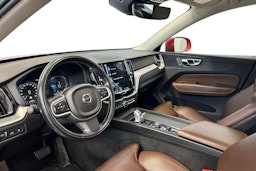 punainen Volvo XC60 2019 kuva 7.