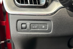 punainen Volvo XC60 2019 kuva 21.