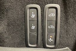 Musta Volvo XC60 2019 kuva 31.