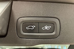 Musta Volvo XC60 2019 kuva 33.