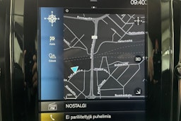 Valkoinen Volvo XC60 2019 kuva 23.