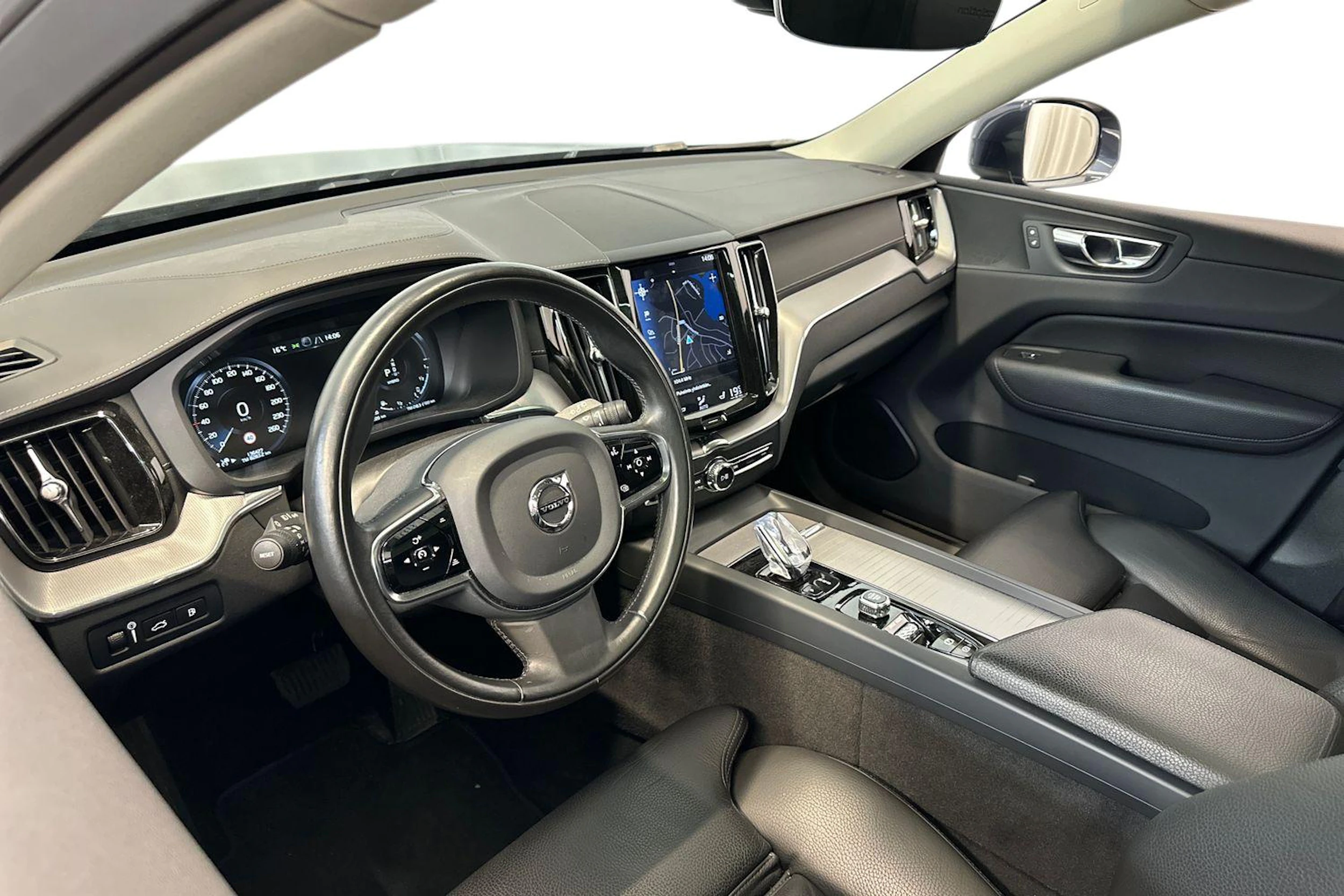 sininen Volvo XC60 2020 kuva 6.