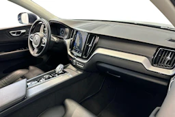 sininen Volvo XC60 2020 kuva 7.