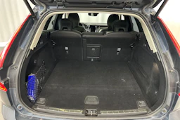 sininen Volvo XC60 2020 kuva 11.