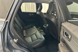 sininen Volvo XC60 2020 kuva 12.