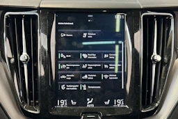 sininen Volvo XC60 2020 kuva 24.