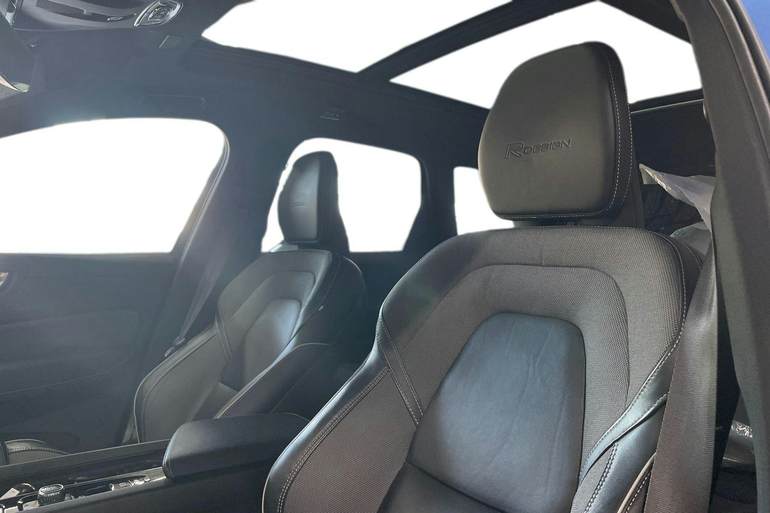 Sininen Volvo XC60 2020 kuva 10.