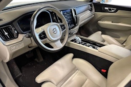 valkoinen Volvo XC60 2020 kuva 3.