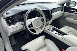 harmaa Volvo XC60 2020 kuva 3.