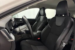 Valkoinen Volvo XC60 2020 kuva 17.