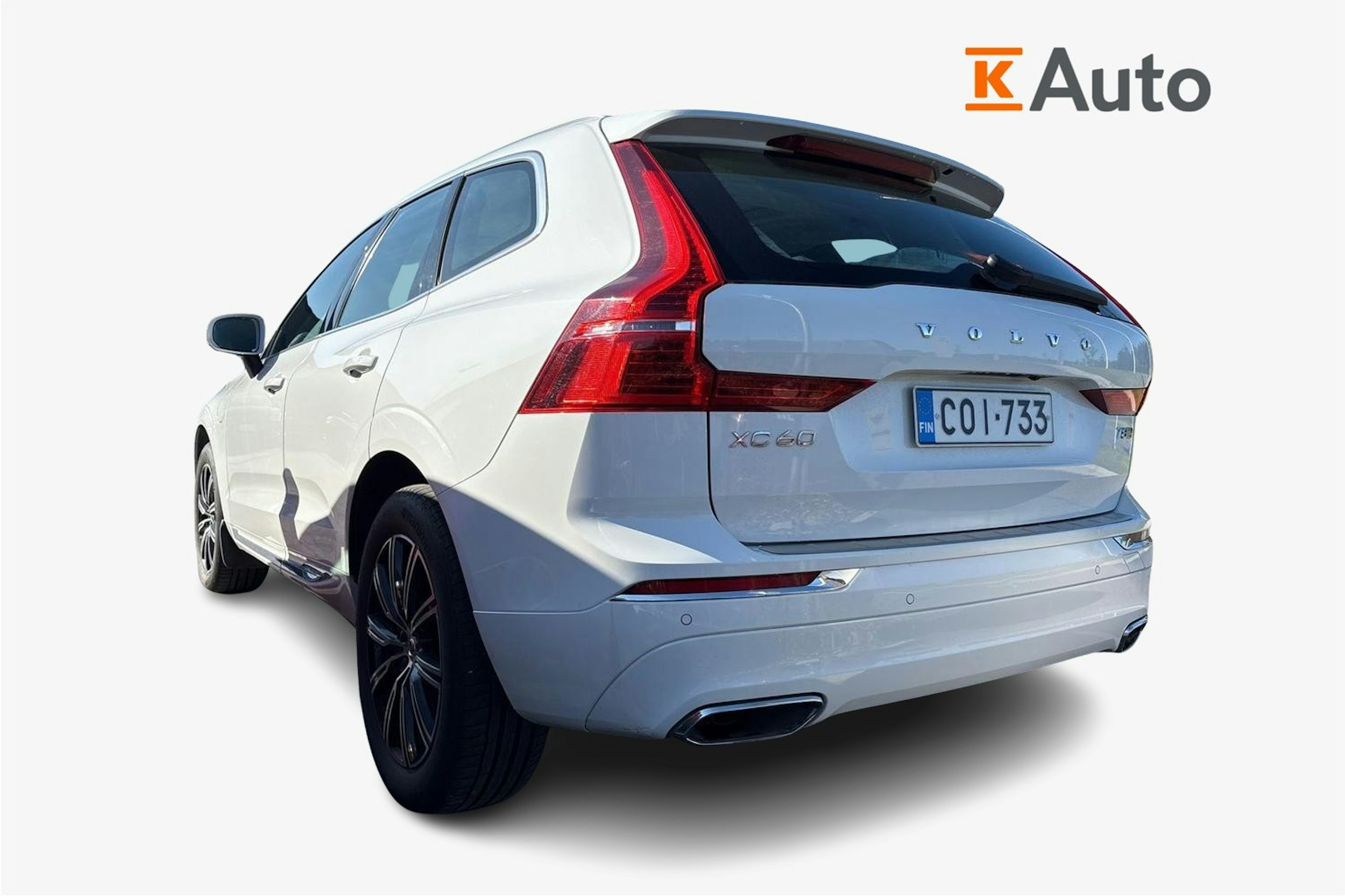 valkoinen Volvo XC60 2020 kuva 2.