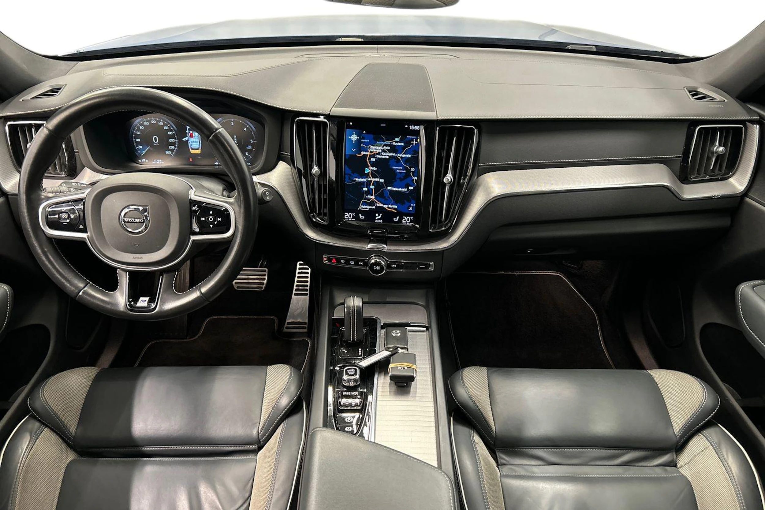 sininen Volvo XC60 2020 kuva 9.