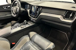 sininen Volvo XC60 2020 kuva 15.