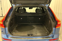 sininen Volvo XC60 2020 kuva 17.