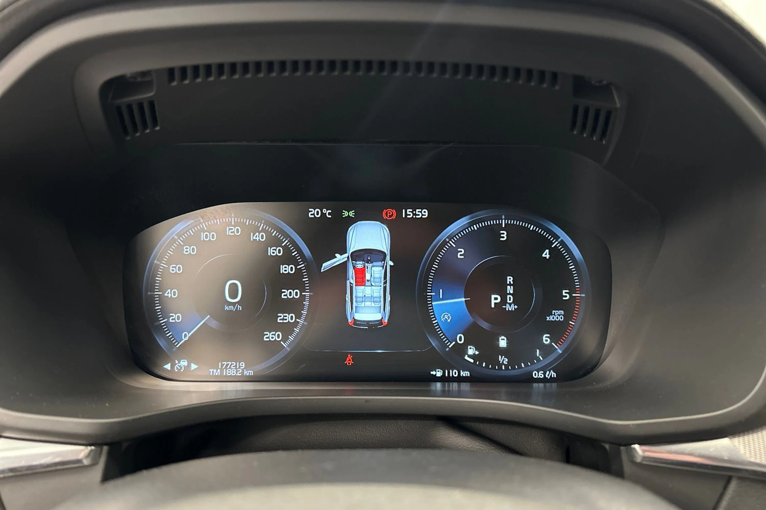 sininen Volvo XC60 2020 kuva 23.
