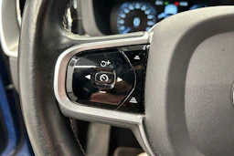 sininen Volvo XC60 2020 kuva 24.