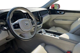 Punainen Volvo XC60 2020 kuva 3.