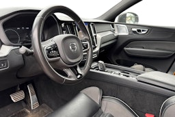 valkoinen Volvo XC60 2020 kuva 3.