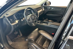 musta Volvo XC60 2020 kuva 3.