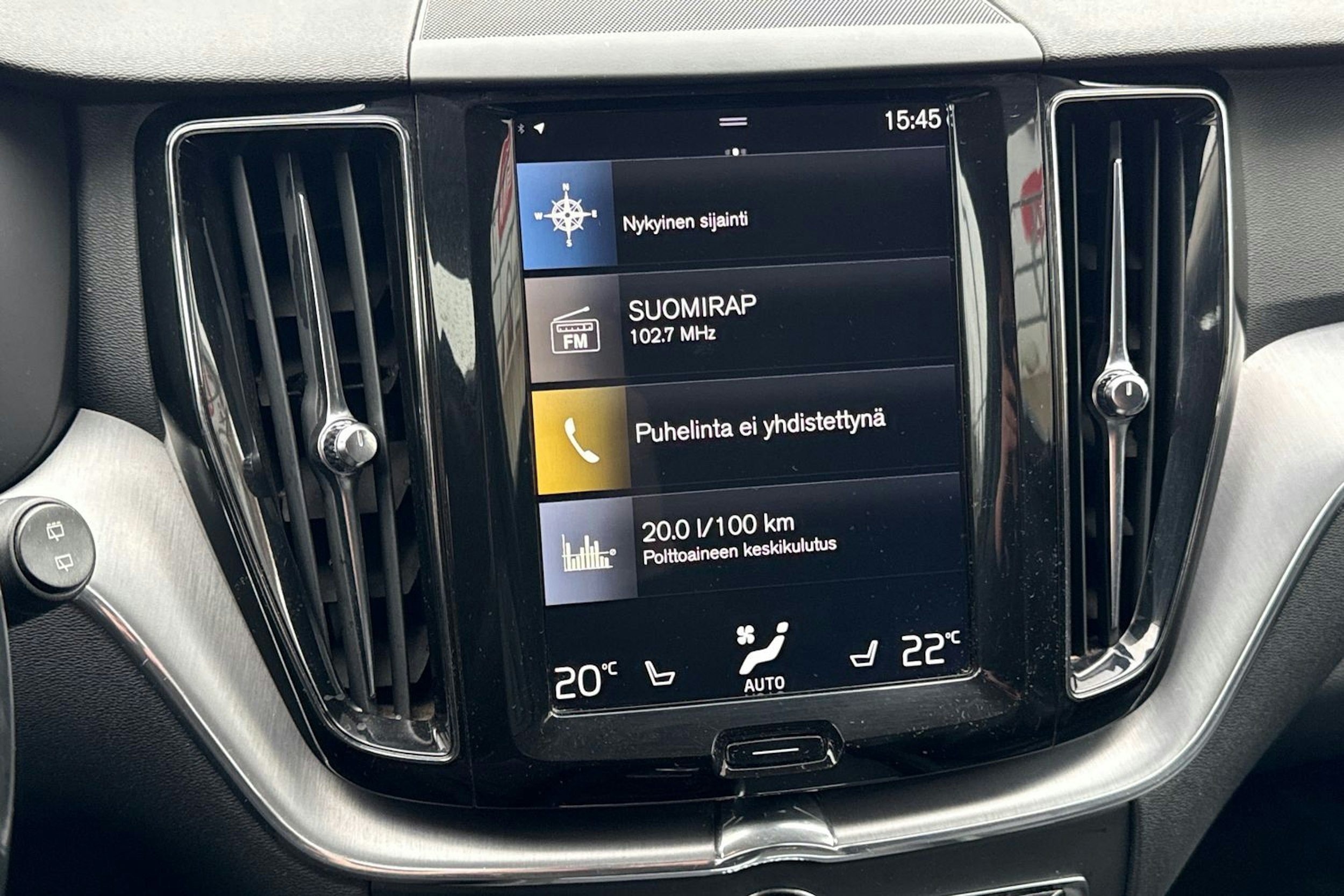 musta Volvo XC60 2020 kuva 22.