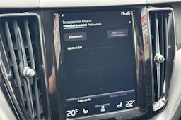 musta Volvo XC60 2020 kuva 24.