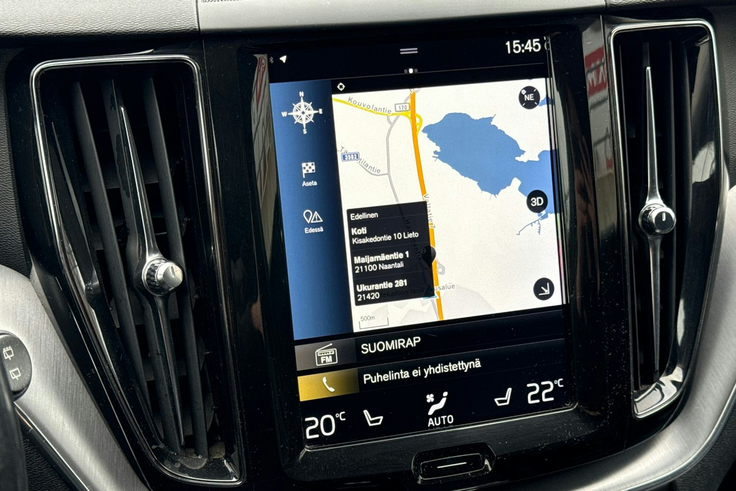 musta Volvo XC60 2020 kuva 25.