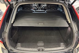 musta Volvo XC60 2020 kuva 31.