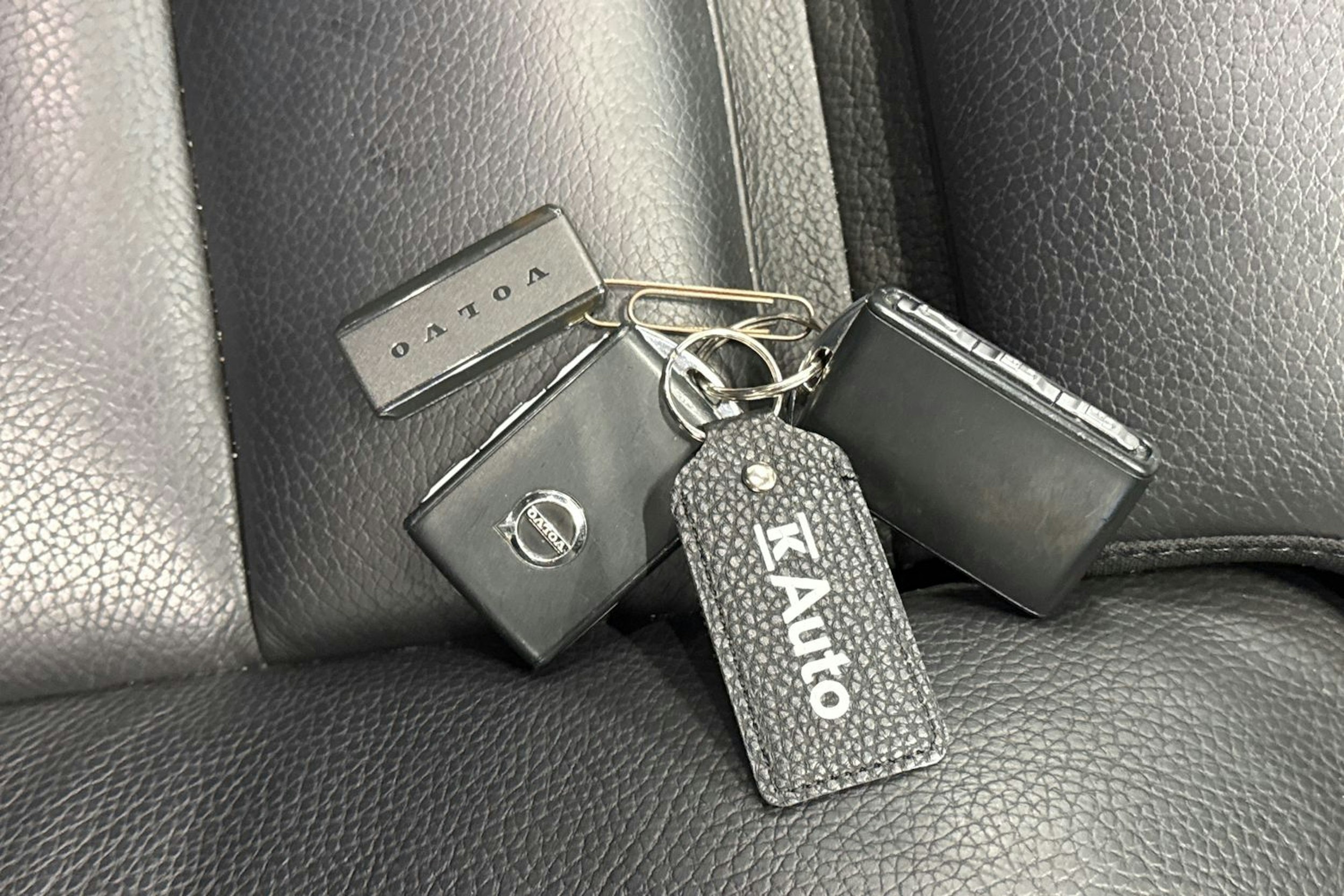 musta Volvo XC60 2020 kuva 37.