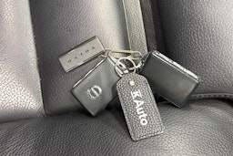 musta Volvo XC60 2020 kuva 37.