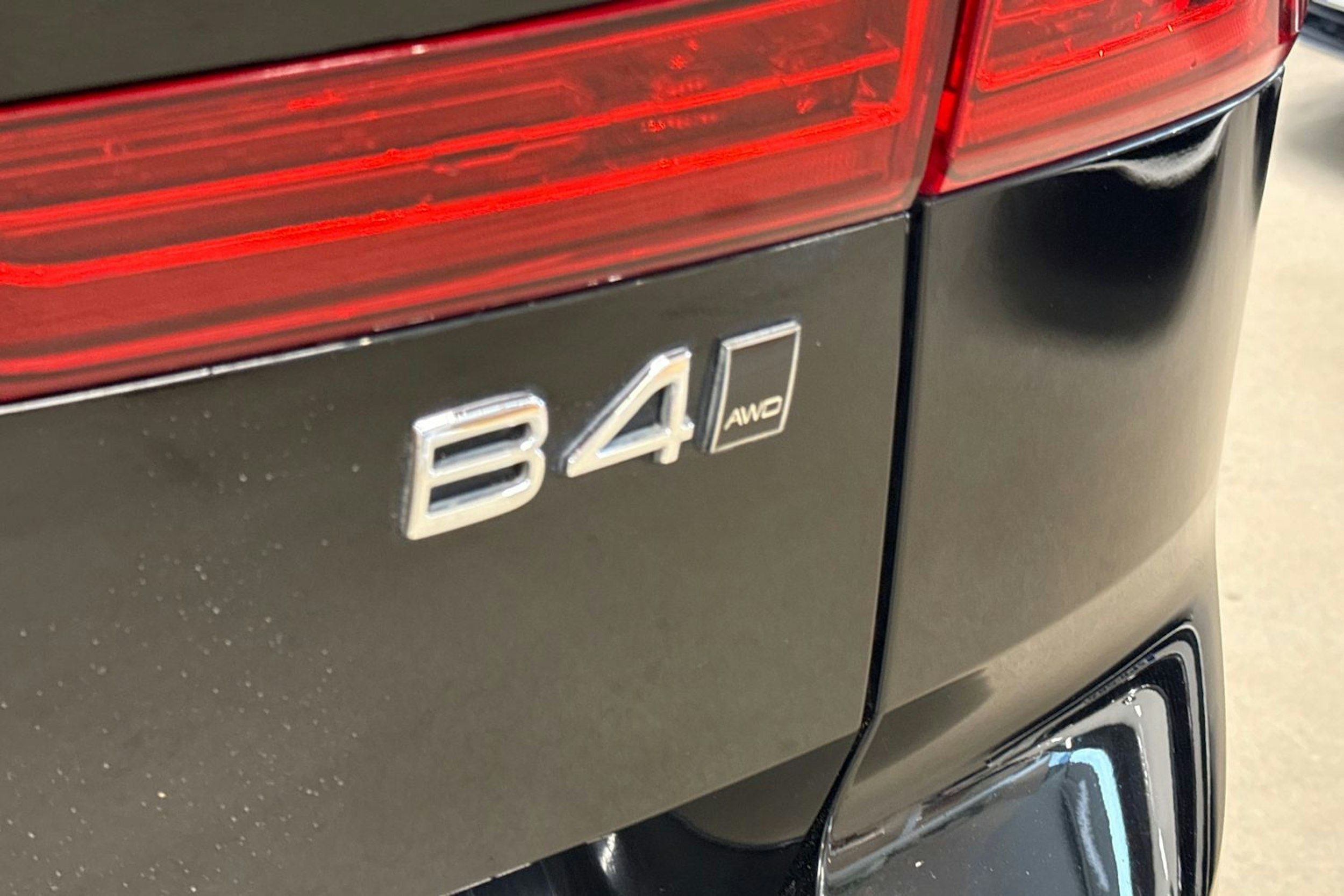 musta Volvo XC60 2020 kuva 38.