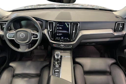 Harmaa Volvo XC60 2020 kuva 7.