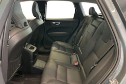 Harmaa Volvo XC60 2020 kuva 8.