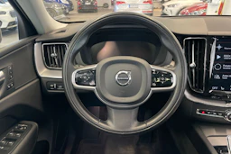 Harmaa Volvo XC60 2020 kuva 17.