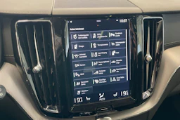 Harmaa Volvo XC60 2020 kuva 22.