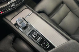 Harmaa Volvo XC60 2020 kuva 25.