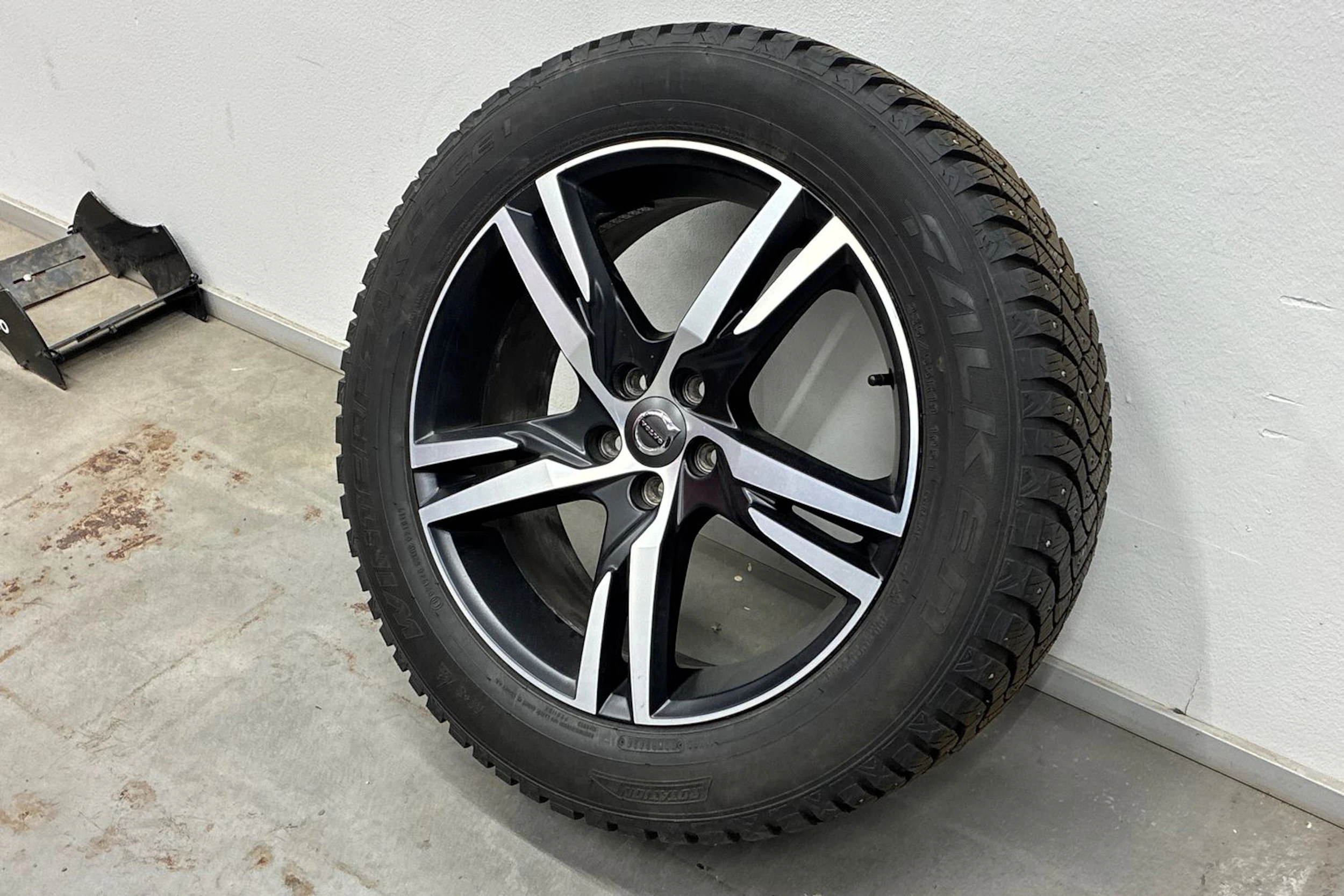 Punainen Volvo XC60 2020 kuva 10.