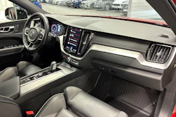 Punainen Volvo XC60 2020 kuva 35.