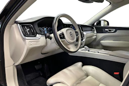 Musta Volvo XC60 2020 kuva 6.