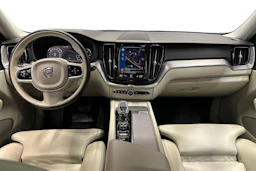 Musta Volvo XC60 2020 kuva 7.