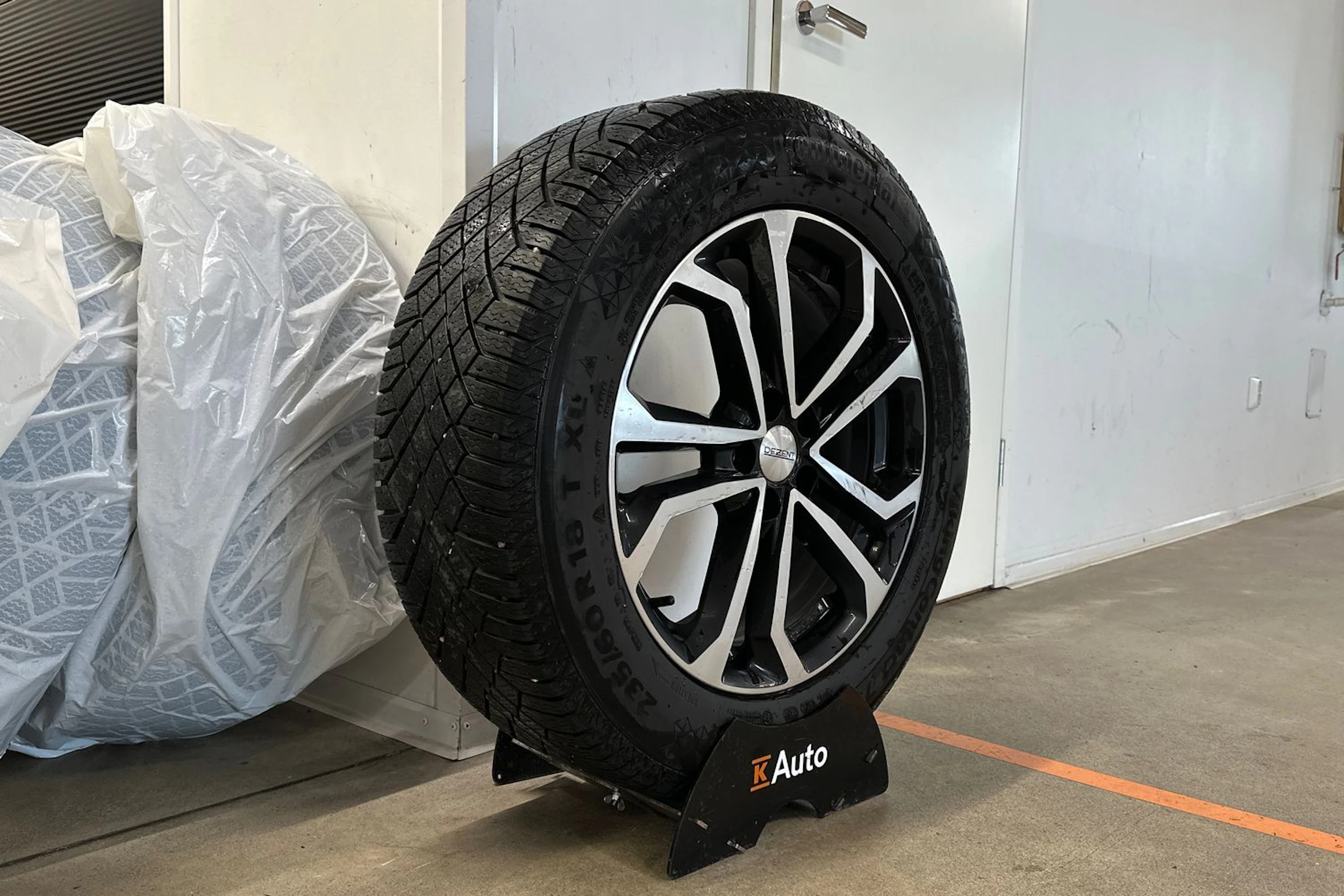 Musta Volvo XC60 2020 kuva 10.