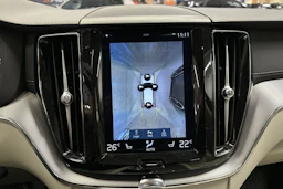 Musta Volvo XC60 2020 kuva 16.