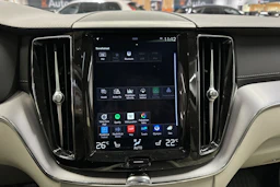 Musta Volvo XC60 2020 kuva 19.