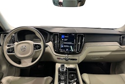 valkoinen Volvo XC60 2020 kuva 9.