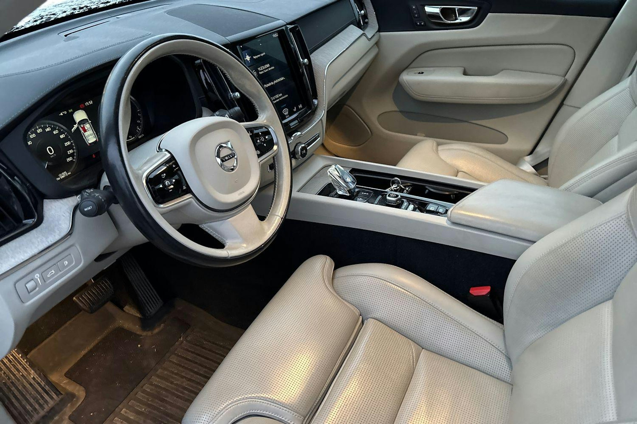 ruskea (beige) Volvo XC60 2020 kuva 3.