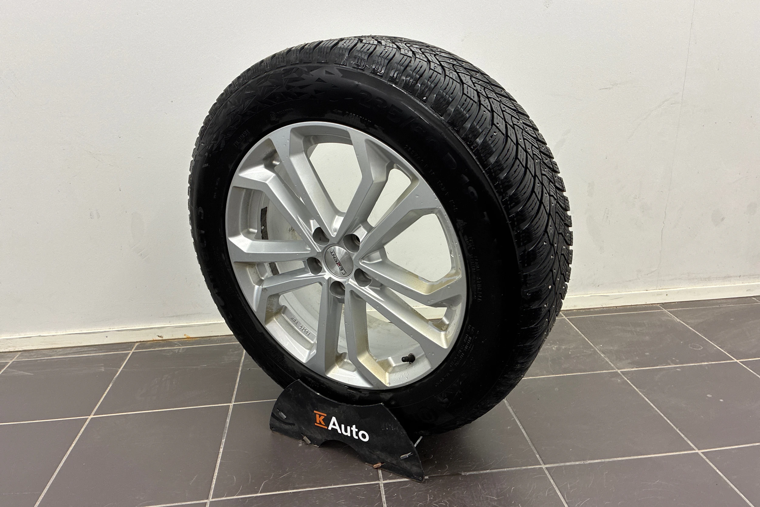 Harmaa Volvo XC60 2020 kuva 10.