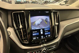 Harmaa Volvo XC60 2020 kuva 17.